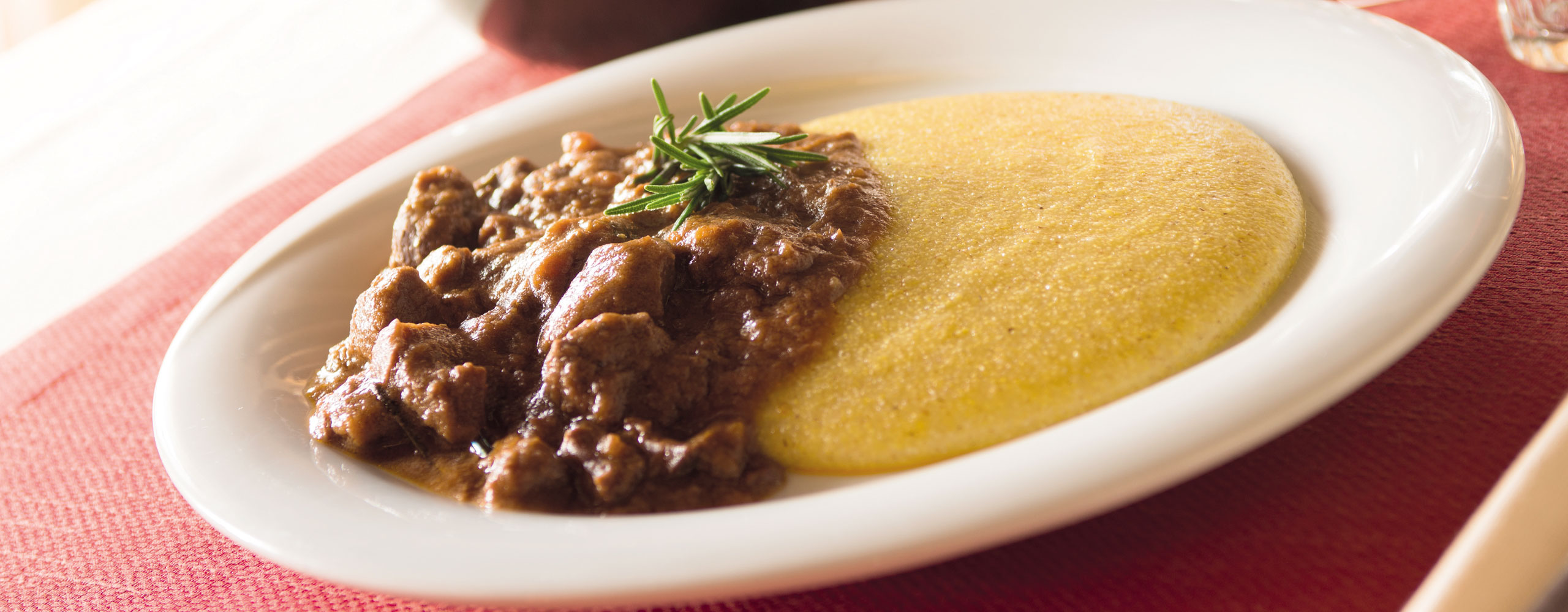 cervo con polenta