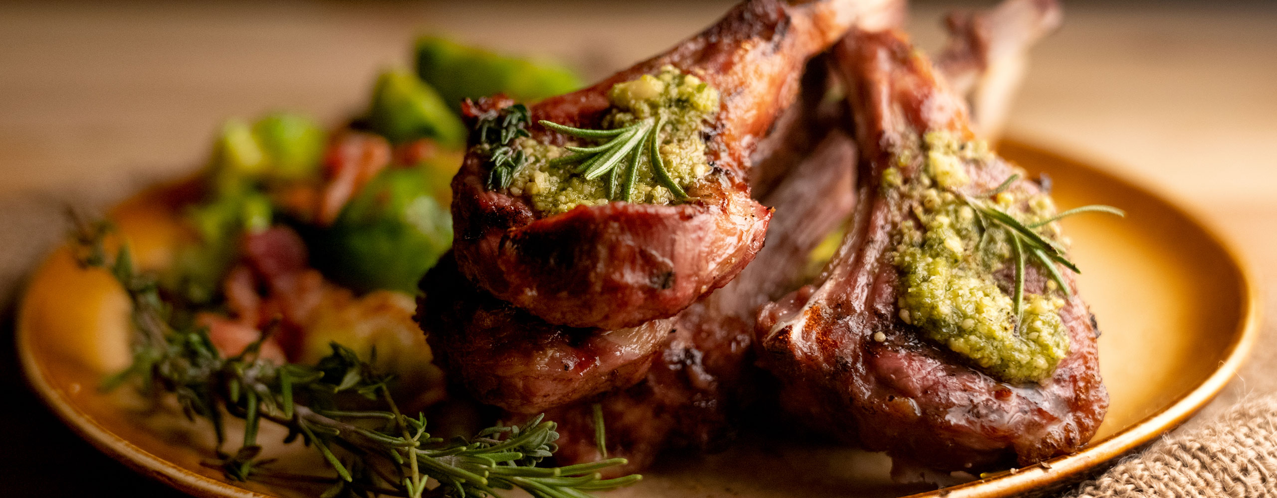 costolette di agnello con crema di zucchine